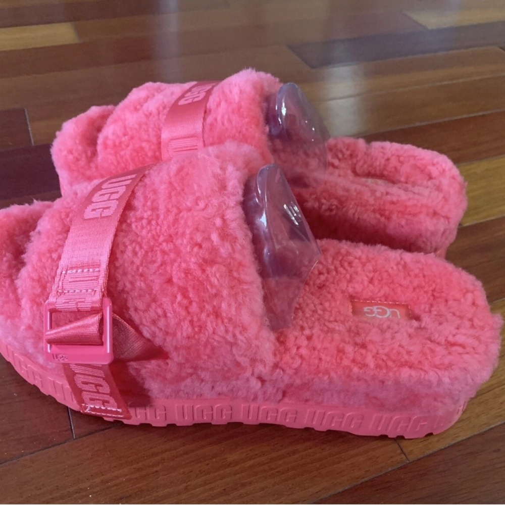 UGG PLATFORM SANDALS